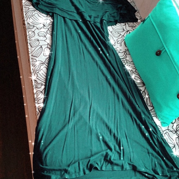 Dresses - Picture 13 of 16